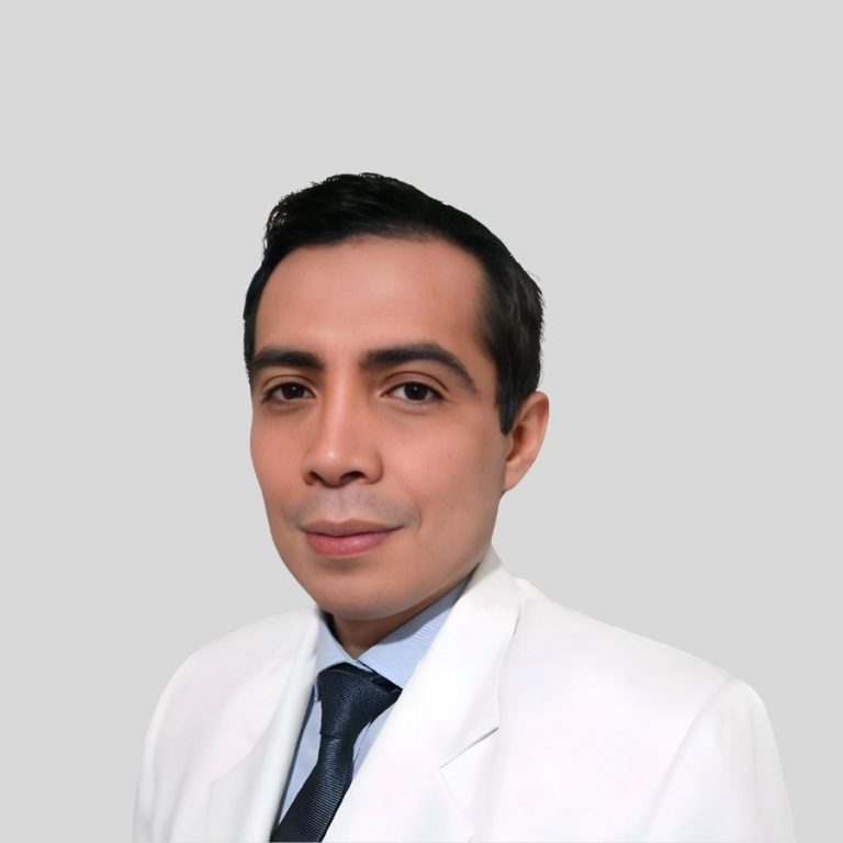 Dr. Kevin Briceño Santillán